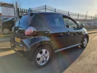 Second-hand Toyota Aygo 67 CP (49 kW) 2009 Negru Hatchback