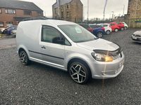 Usado VW Caddy 75 HP (55 kW) 2012 Prateado Monovolume