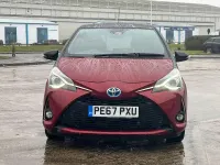 Used Toyota Yaris 100 HP (73 kW) 2017 Red Hatchback