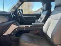 Usado Land Rover Defender HSE Dynamic 249 HP (183 kW) 2025 Branco SUV