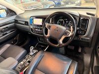 Used Mitsubishi Outlander P-HEV 200 HP (147 kW) 2017 Silver Estate