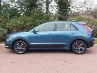 Gebraucht Kia Niro 139 PS (102 kW) 2023 Blau SUV