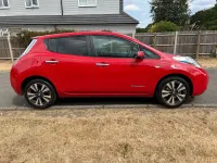Used Nissan Leaf Tekna 80 kW (109 HP) 2017 Red Hatchback