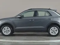 Usado VW T-Roc Life 150 HP (110 kW) 2023 Cinzento SUV