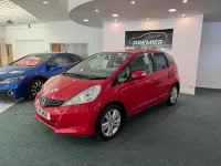 Używany Honda Jazz ES 2015 Czerwony Hatchback
