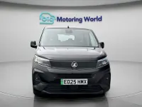 Used Vauxhall Combo Design Edition 100 kW (136 HP) 2025 Black MPV