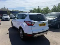 Usado Ford Kuga Titanium 150 HP (110 kW) 2019 Branco SUV