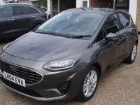 Begagnad Ford Fiesta Titanium 125 HK (91 kW) 2022 Grå Halvkombi