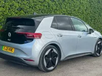 Usado VW ID.3 Pro Performance 150 kW (204 CV) 2021 Plateado Utilitario
