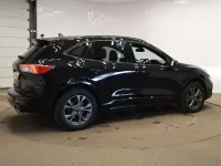 Second-hand Ford Kuga ST-Line 225 CP (165 kW) 2024 Negru SUV