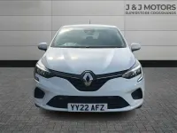 Used Renault Clio Iconic 2022 White Hatchback