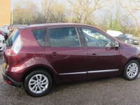 used Renault Scénic III 1.5 DYNAMIQUE NAV DCI 5d 110 BHP