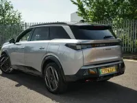 Usado Peugeot 5008 GT 154 kW (210 CV) 2024 Gris SUV