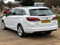 Used Vauxhall Astra SRi 145 HP (106 kW) 2021 White Estate