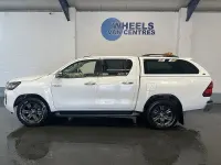 Second-hand Toyota HiLux 2021 Alb Pickup
