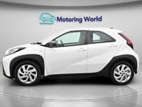 Used Toyota Aygo X PURE 72 HP (52 kW) 2024 White SUV