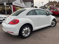 Used VW Beetle Design 105 HP (77 kW) 2015 White Hatchback
