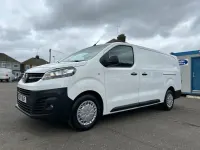 Usado Vauxhall Vivaro 100 CV (73 kW) 2021 Blanco Monovolumen