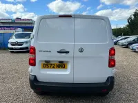 Used Vauxhall Vivaro S 100 HP (73 kW) 2022 White MPV