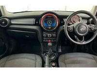 Używany Mini Cooper Hatch 136 KM (100 kW) 2018 Pomarańczowy Hatchback