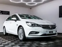 Used Vauxhall Astra Elite 136 HP (100 kW) 2017 White Estate