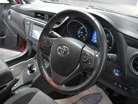 used Toyota Auris Hybrid 