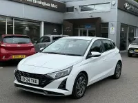 Used Hyundai i20 Advanced 100 HP (73 kW) 2024 White Hatchback