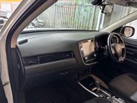 Used Mitsubishi Outlander 150 HP (110 kW) 2019 White SUV