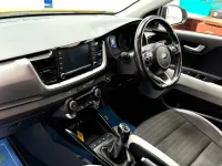 Used Kia Stonic First Edition 120 HP (88 kW) 2017 Yellow SUV
