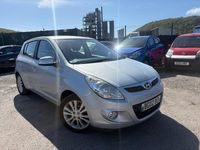 Used Hyundai i20 Style 99 HP (72 kW) 2010 Silver Hatchback