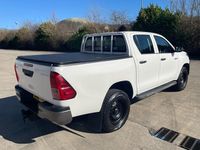 Used Toyota HiLux Active 150 HP (110 kW) 2018 White Pickup