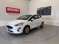 Used Ford Fiesta Zetec 70 HP (51 kW) 2019 White Hatchback