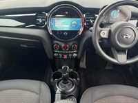 Used Mini Cooper Classic 136 HP (100 kW) 2023 Red Hatchback