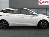 Used Hyundai i20 SE 101 HP (74 kW) 2023 White Hatchback