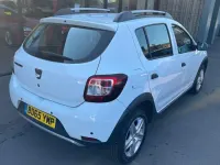 Used Dacia Sandero Lauréate 90 HP (66 kW) 2015 White Hatchback