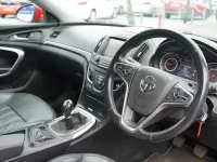 Second-hand Vauxhall Insignia Elite 140 CP (102 kW) 2014 Roșu Hatchback