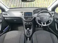 Used Peugeot 208 Signature Sky 82 HP (60 kW) 2019 Black Hatchback