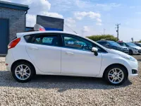 Begagnad Ford Fiesta Zetec 2017 Vit Halvkombi