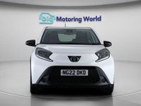 Used Toyota Aygo X PURE 71 HP (52 kW) 2022 White SUV