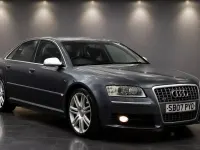 Usado Audi S8 Advanced 450 CV (330 kW) 2007 Gris Berlina