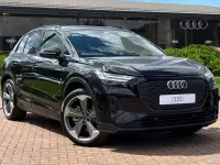 Neu Audi Q4 e-tron Black Edition 210 kW (286 PS) 2026 Schwarz SUV