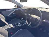 Second-hand Vauxhall Astra Design Edition 108 CP (79 kW) 2023 Negru Hatchback