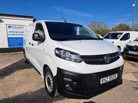 Second-hand Vauxhall Vivaro 100 CP (73 kW) 2022 Alb Monovolum