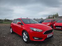 Usado Ford Focus Zetec 125 HP (91 kW) 2015 Vermelho Citadino