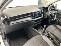 Used Skoda Fabia Comfort 59 HP (43 kW) 2023 Candy white Hatchback