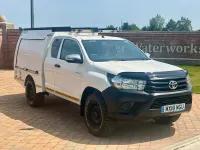 Used Toyota HiLux Active 150 HP (110 kW) 2018 White Pickup