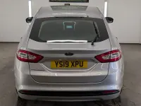 Usado Ford Mondeo Zetec 150 HP (110 kW) 2019 Prateado Citadino