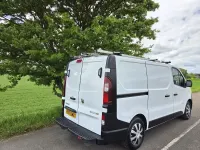 Second-hand Vauxhall Vivaro 2017 Alb