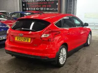 Used Ford Focus Zetec 125 HP (91 kW) 2013 Red Hatchback