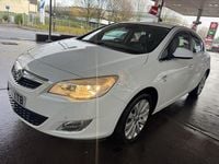 Used Vauxhall Astra Elite 165 HP (121 kW) 2011 White Hatchback